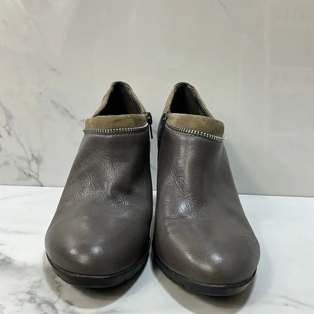 ANNE KLEIN Gray Leather Heels